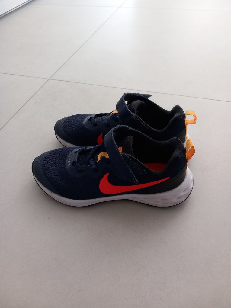 Sapatilhas 33 novas NIKE