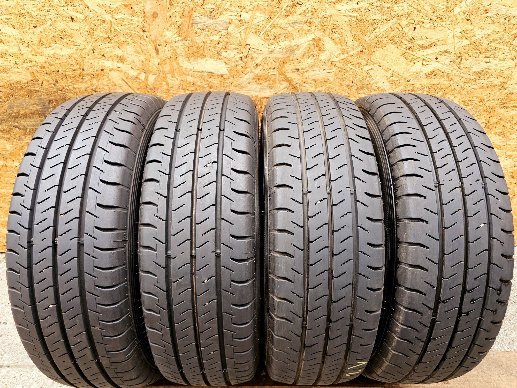 Idealne!!  8,5mm. 215/70 r15C Falken Linam. VAN01.  22/23