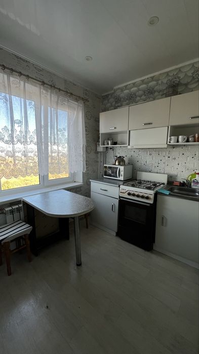 Подобова квартира. 1-кімнатна, видова