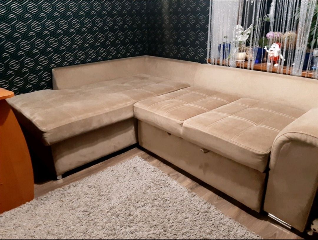 Продам диван красивий