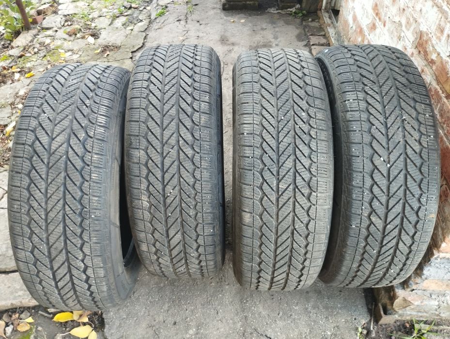 Продам шини Брібженстоун,розмір R18,комплект зима