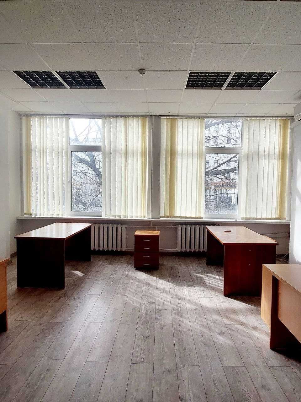 Оренда 57,6кв. м.Печерська(вул. Алмазова 18/7), Генератор. Власник
