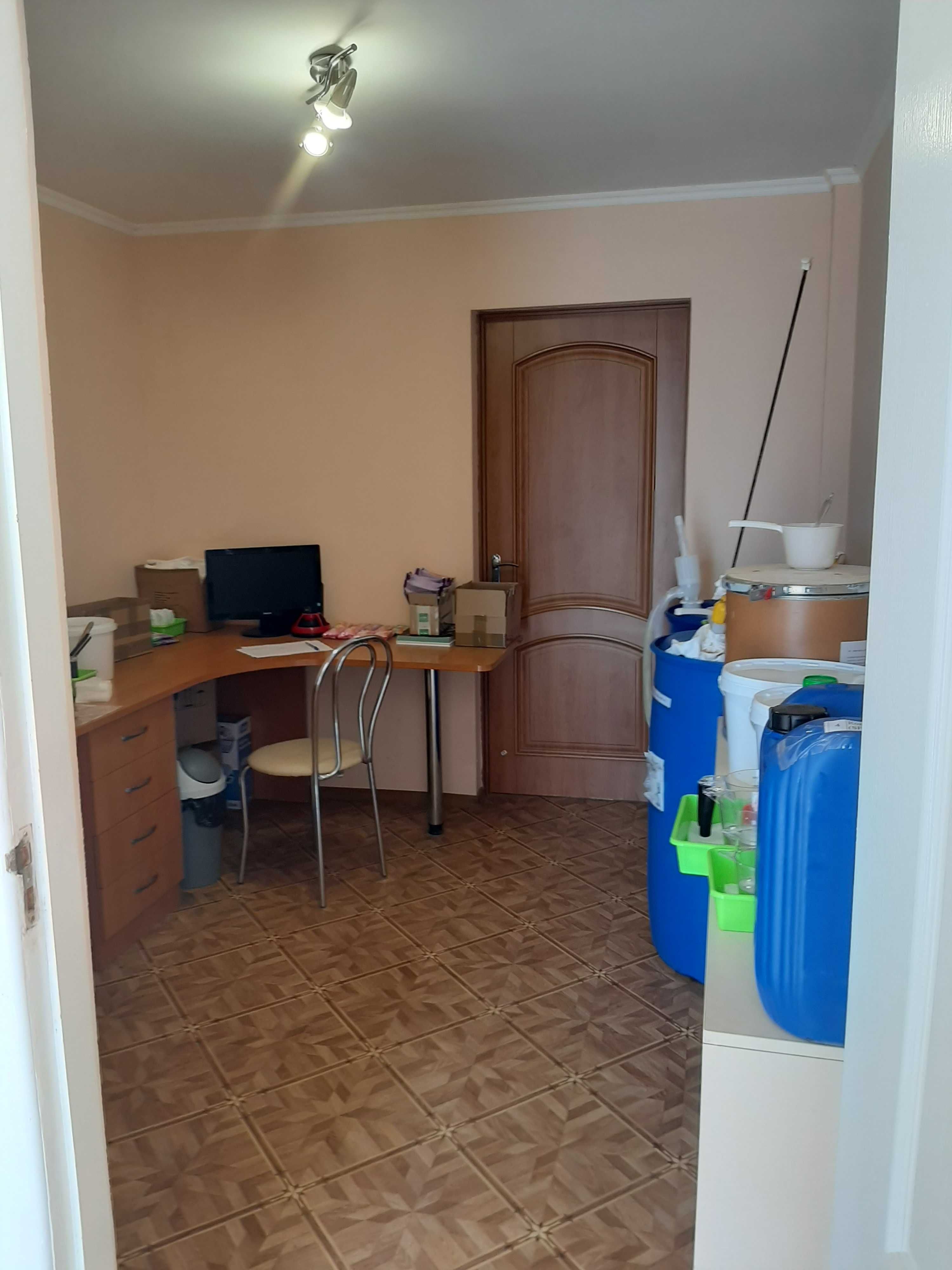 Продається фабрика, будівля і прилегла територія