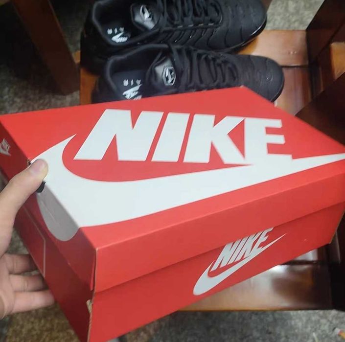 Buty Trampk Nike Air Max TN Plus Black R.37.5