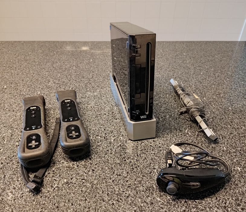 Nintendo Wii, Comandos e Acessórios