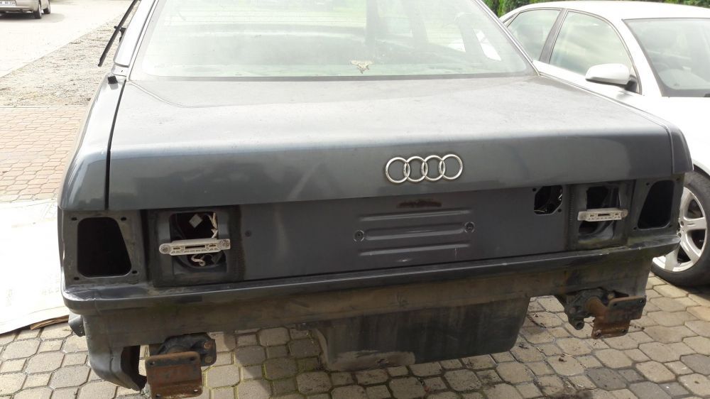 klapa tylna maska bagaznika audi v8 3.6 quattro 5000 części