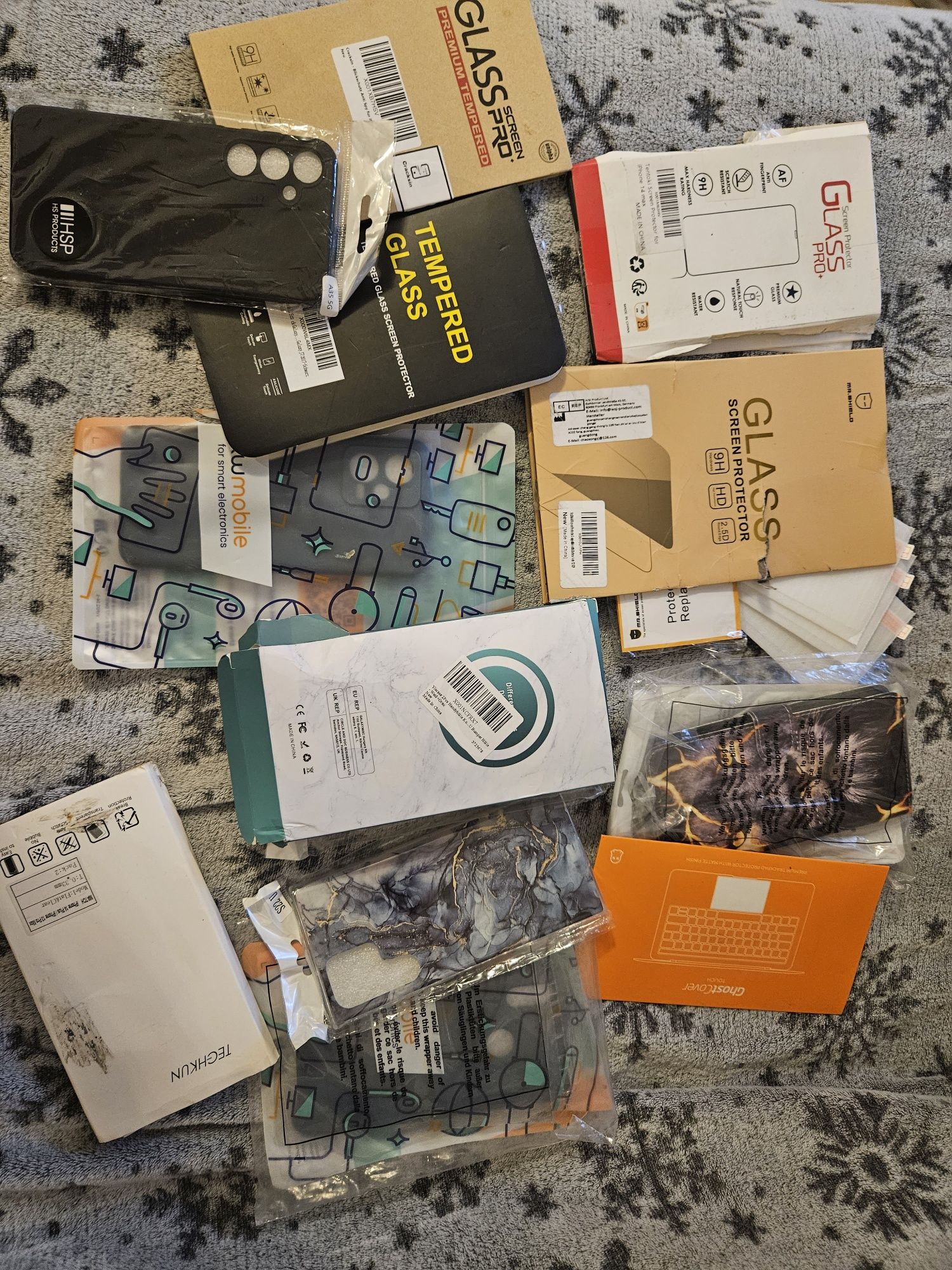 Nowe szkła ochronne, etui do telefonów mix