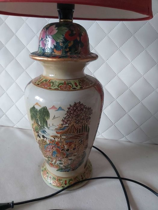 Lampa stołowa z podstawą chińskiego wazonu porcelanowego