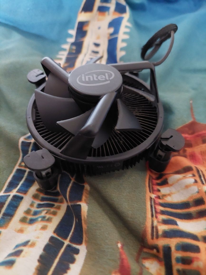LGA 1200 Intel stock cooler (chłodzenie procesora)