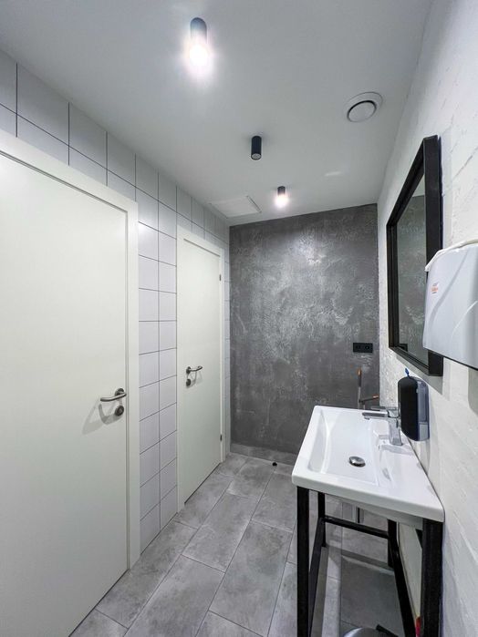 Орендувати офіс на Печерську окремий вхід, перший поверх, є генератор