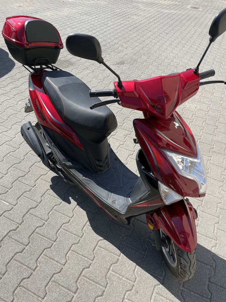 Skuter Motorower Romet 727 Premium, kask