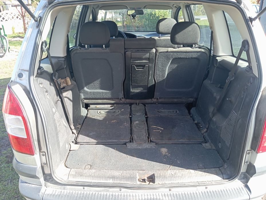 Samochód opel zafira