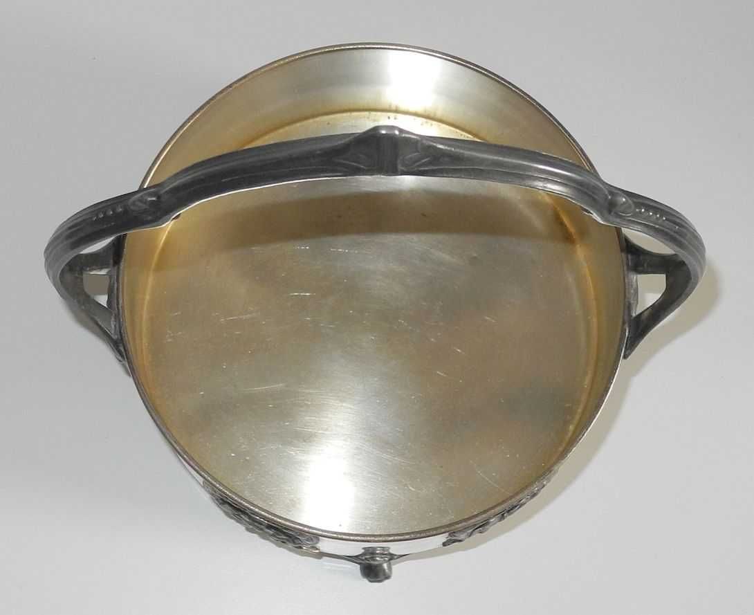 XIX-wieczna srebrzona cukiernica z aplikacjami