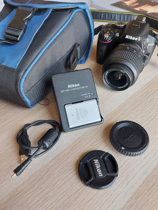 Nikon 5300 avariada. Objectiva como nova, bateria carregador, bolsa