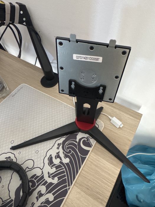 Monitor AOC 240hz 27" curvo