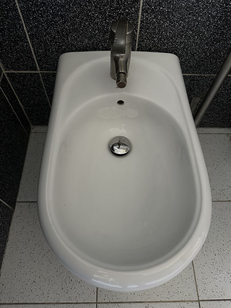 Bidet Bellavista i sedes Roca wolnostojące