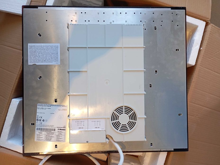 Варочная панель электрическая Hansa BHI68308 Индукционная