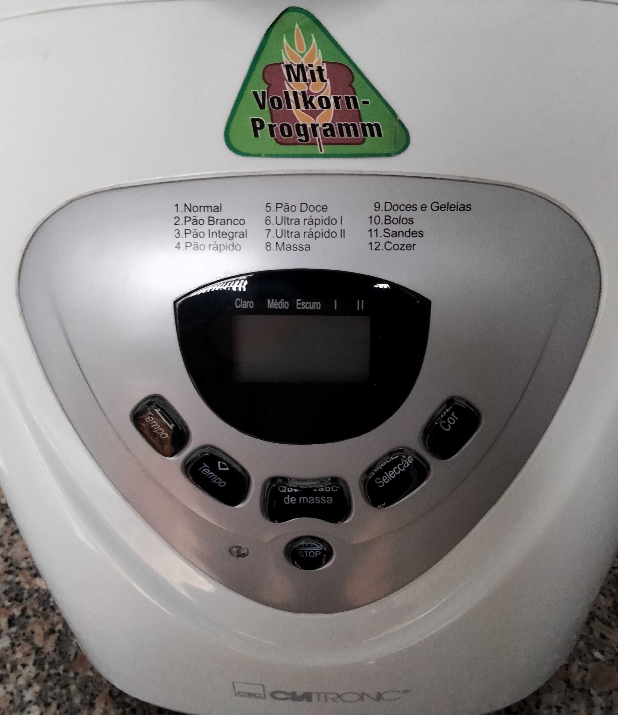 Máquina de fazer pão Clatronic BBA 2605