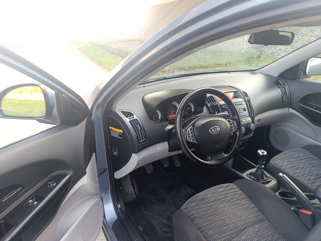 Kia Cee'd 1.4 benzyna klima Zadbana org przebieg Niemcy gwarancja