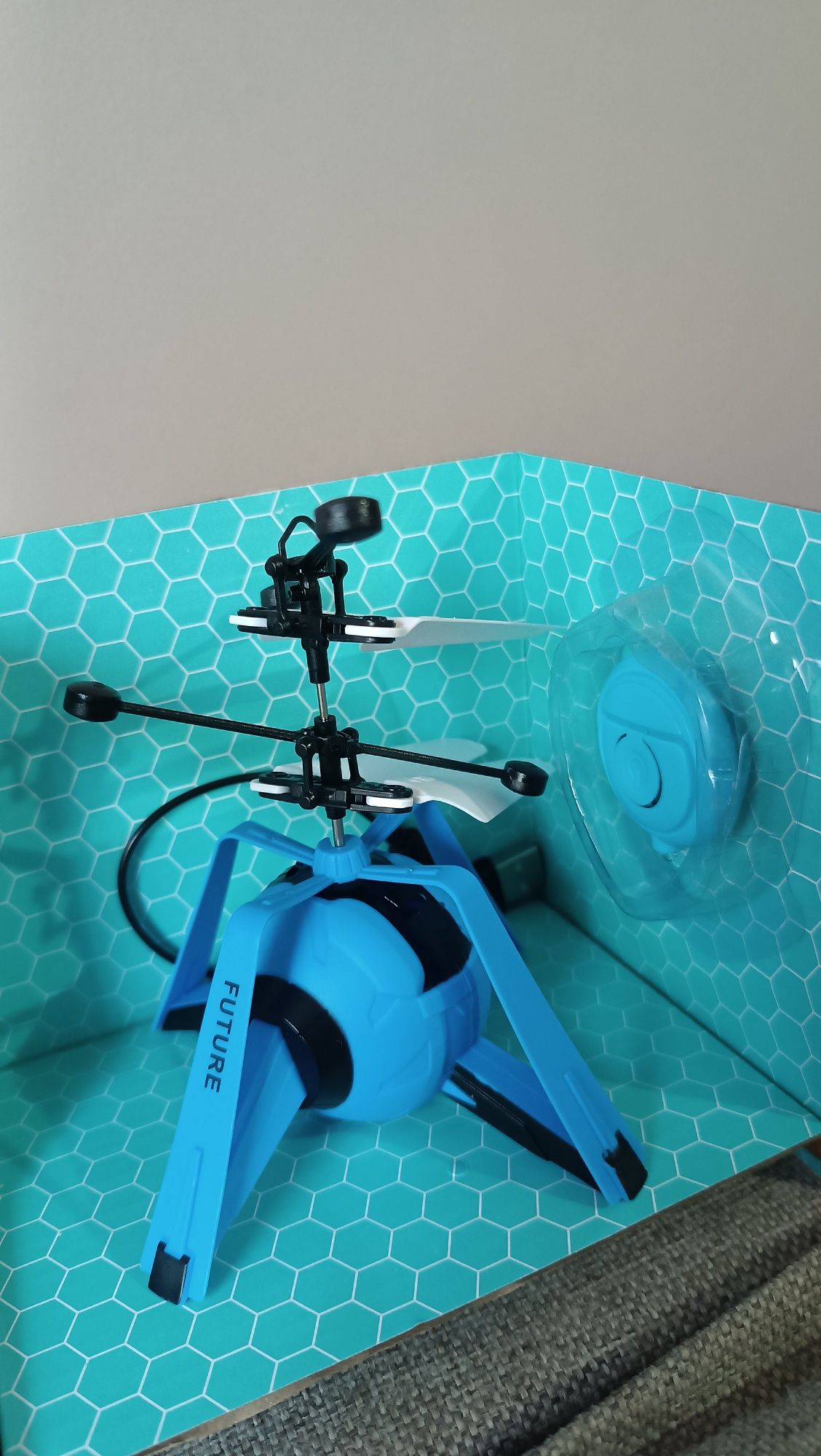 Mini dron dla dziecka