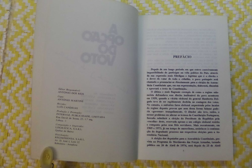 A OPÇÃO DO VOTO - As eleições para a Assembleia Constituinte - 1975.