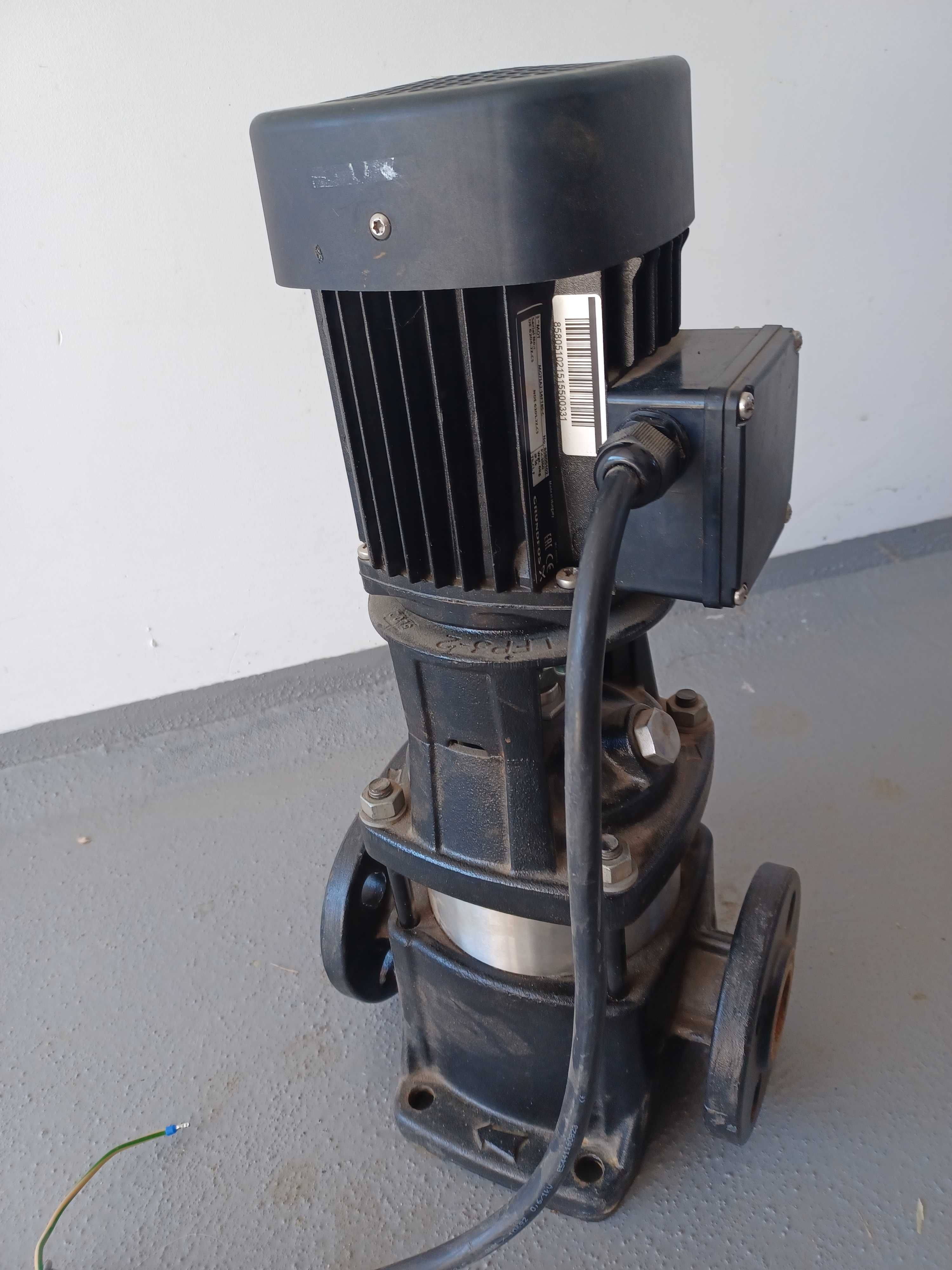 Pompa pionowa Grundfos CR3-5-A-FGJ-A-E-HQQE