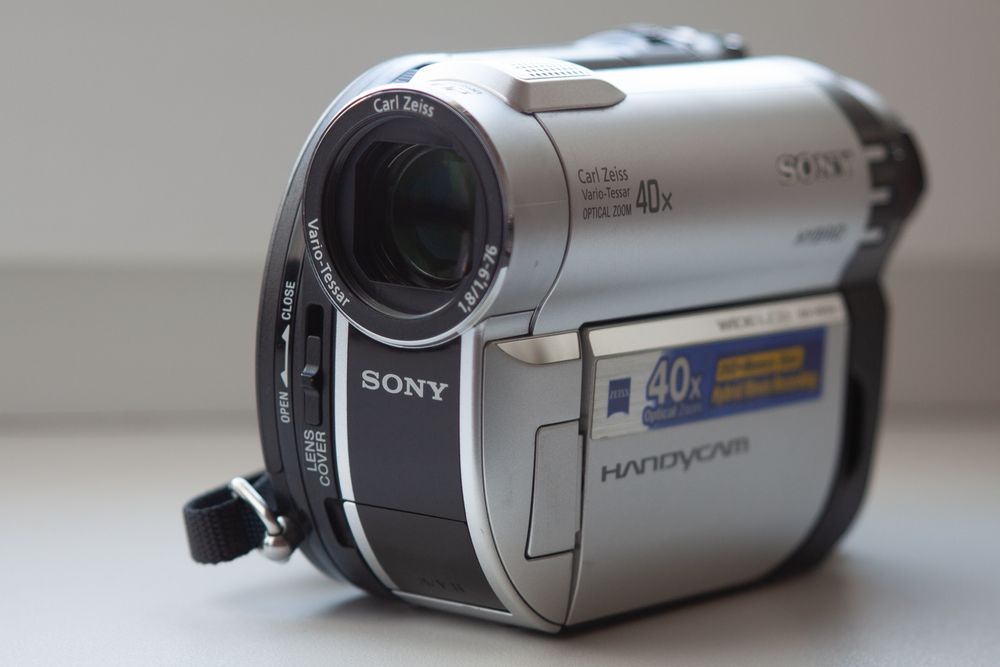 Видеокамера Sony DCR DVD-610