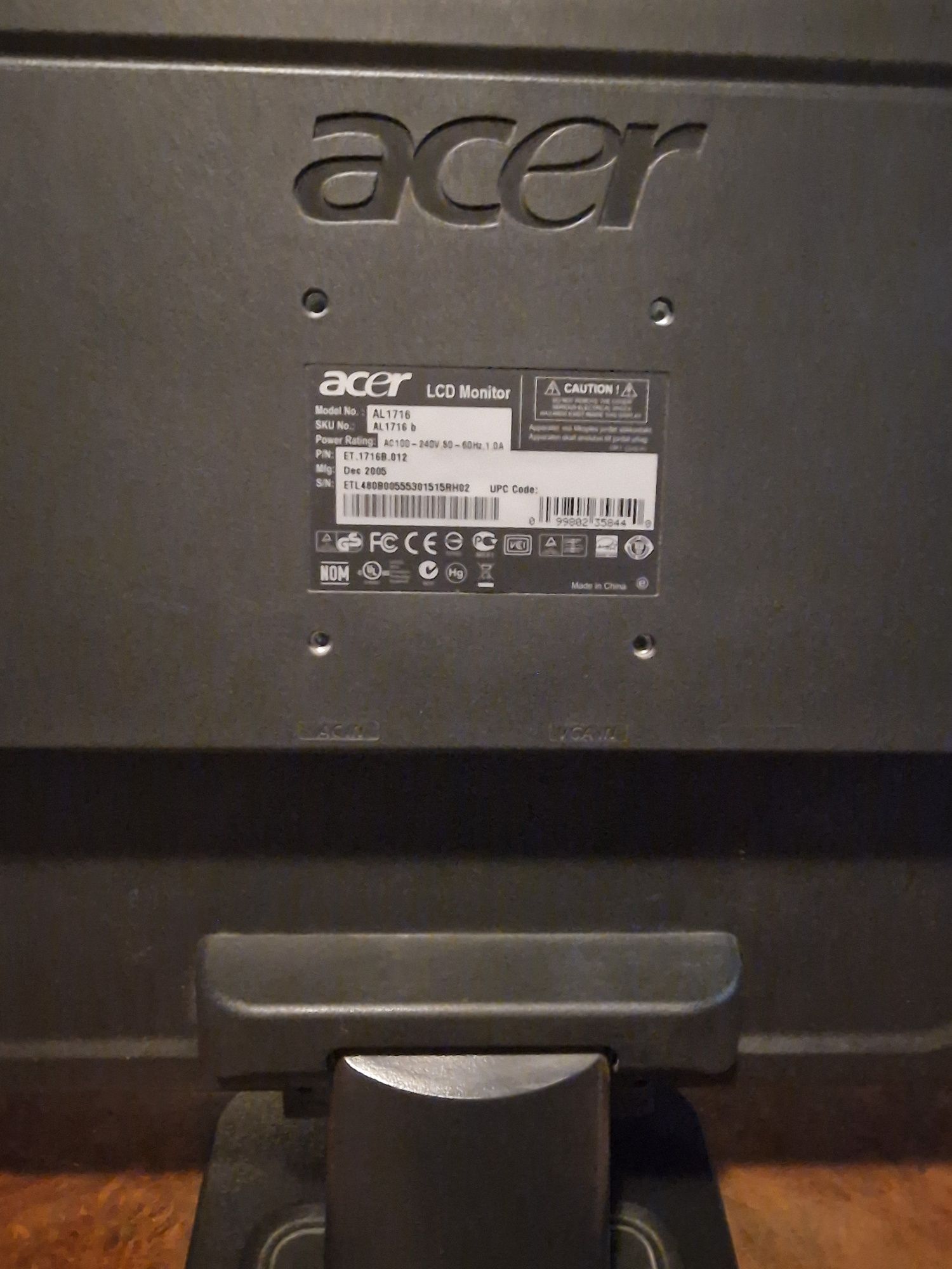 Monitor Acer 17 cali
