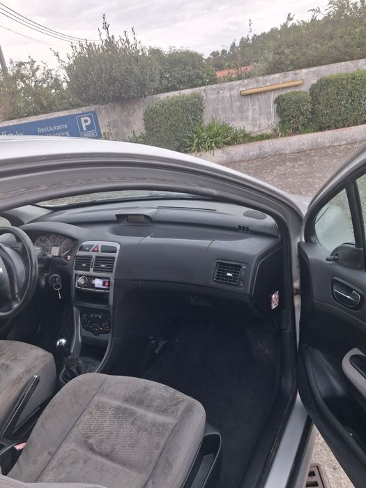 Vendo Peugeot 307 1.4hdi comercial ano 2003