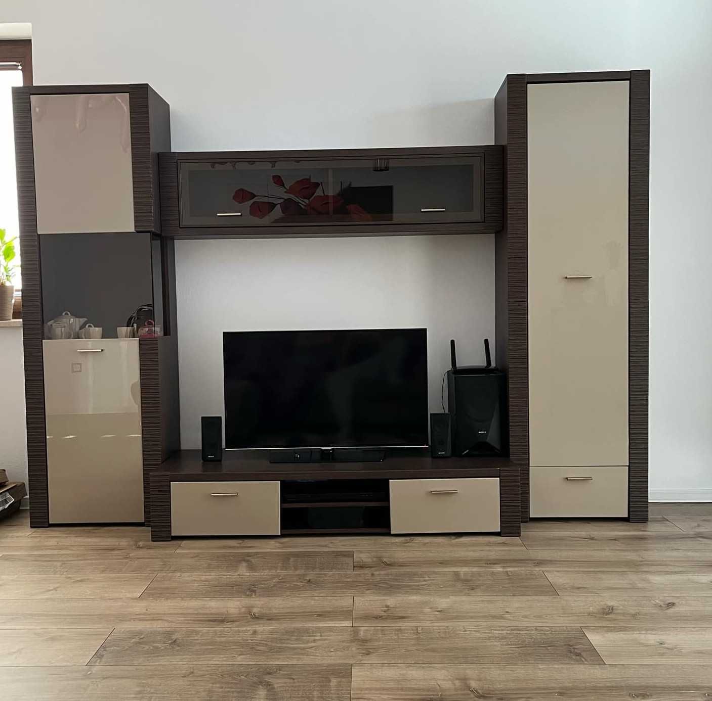Meble do salonu, meblościanka
