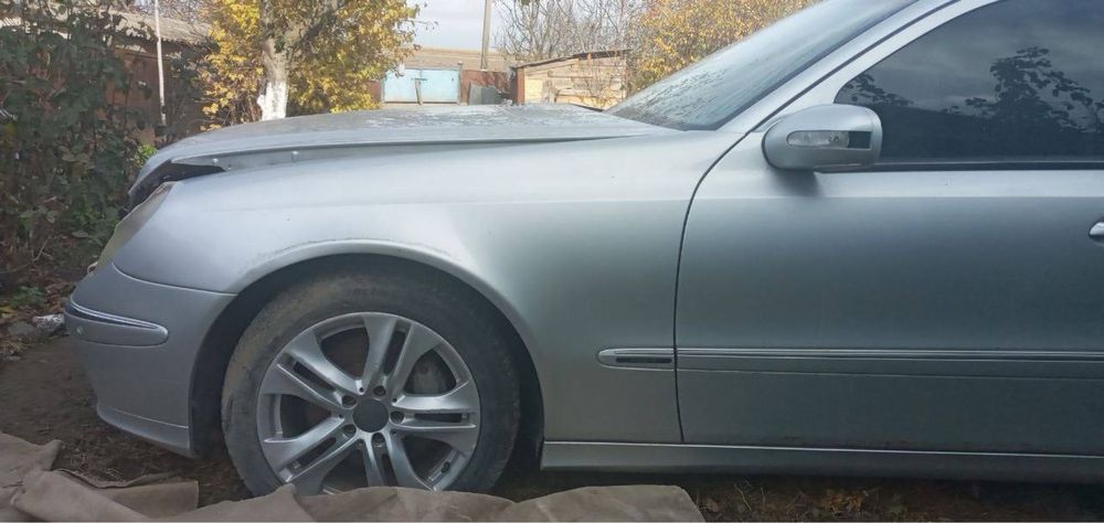 Мercedes e320 w211