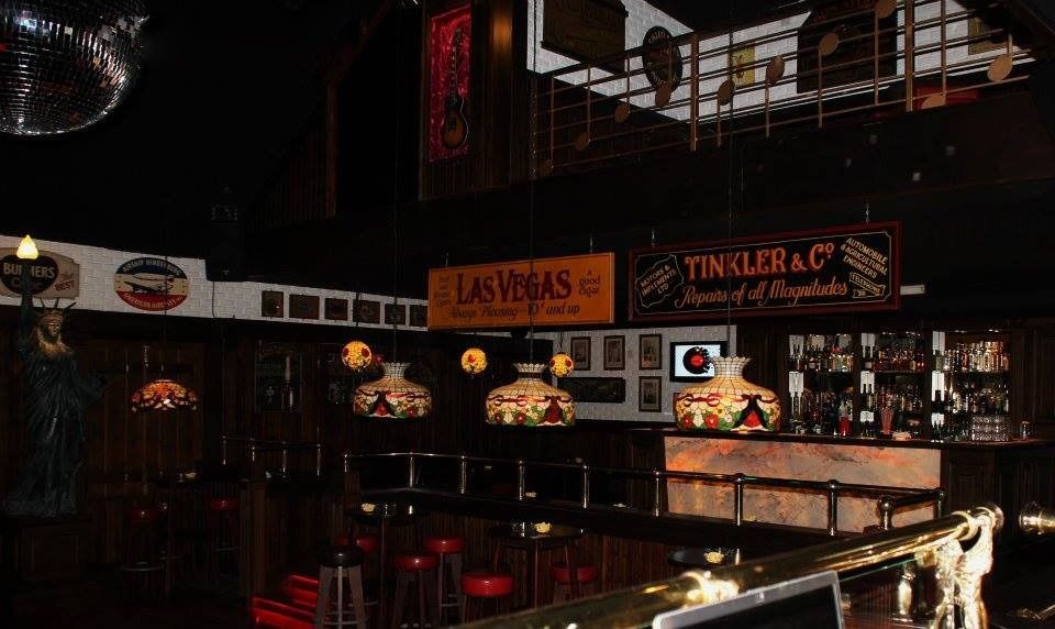 Bar na Baía da Amora