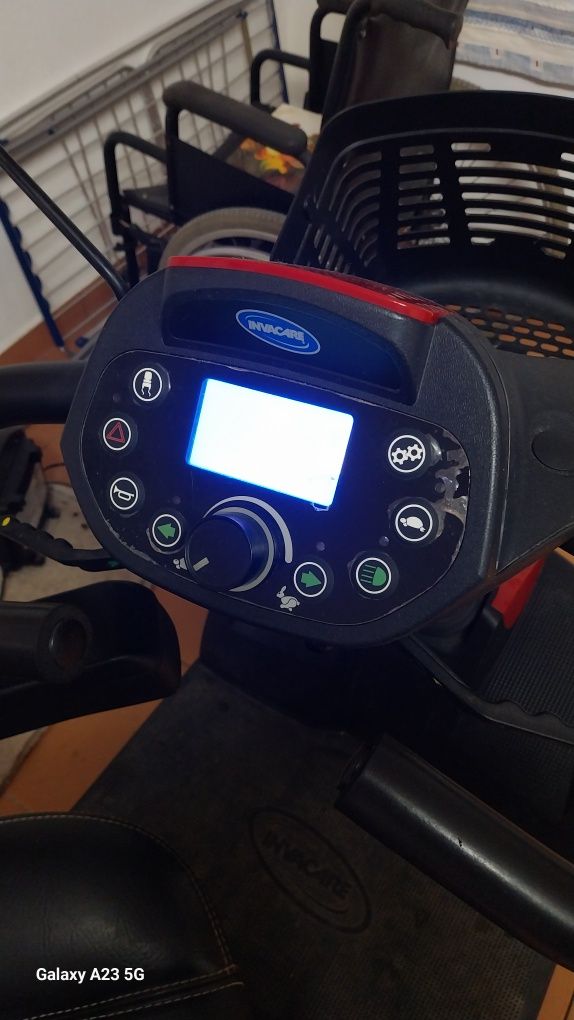 Cadeira de rodas  eléctrica de 4 rodas para mobilidade