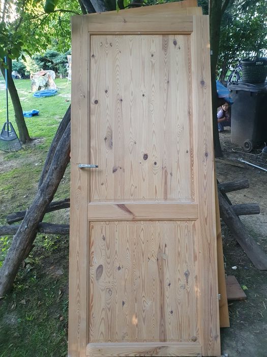 Drzwi sosnowe używane stan bardzo dobry