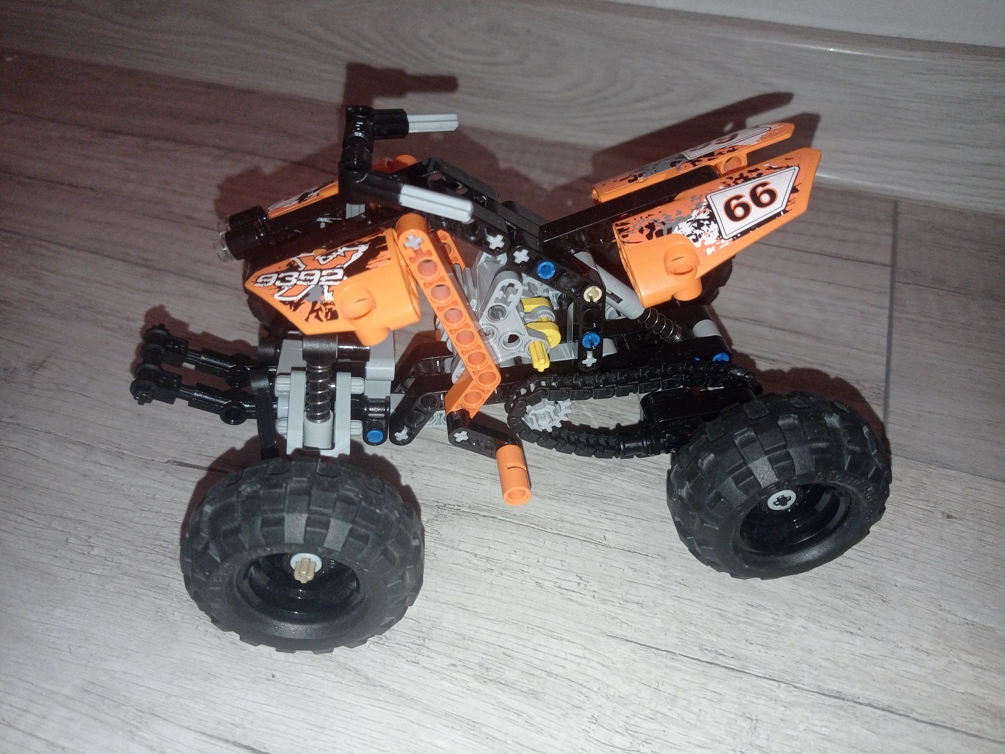 Lego technic Quad 9392 z 2012 r
