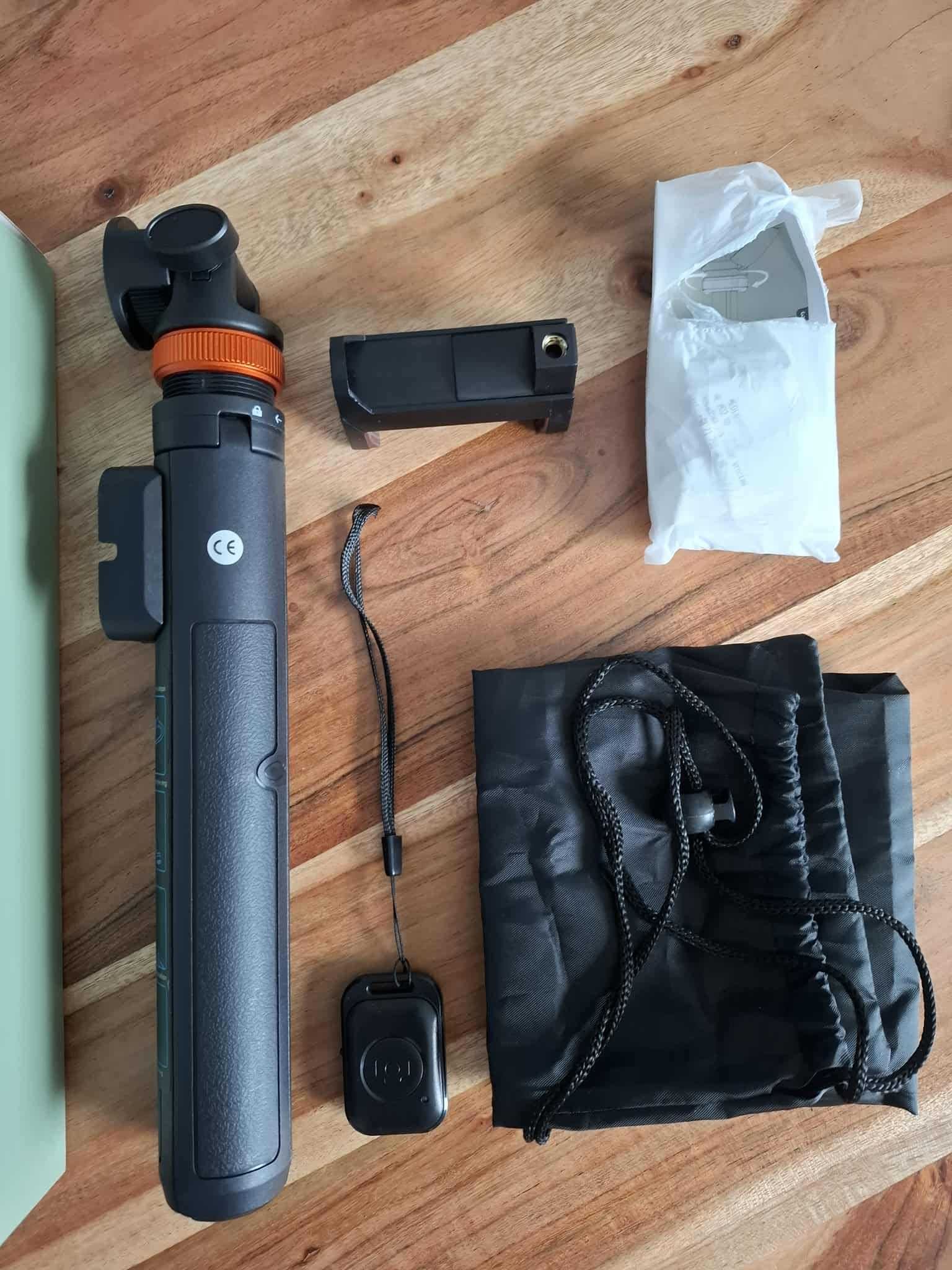Uchwyt selfie TECH-PROTECT L03S Bluetooth Tripod Czarny