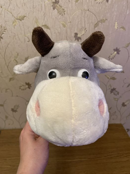 Мʼяка вграшка, плюшевий бичок