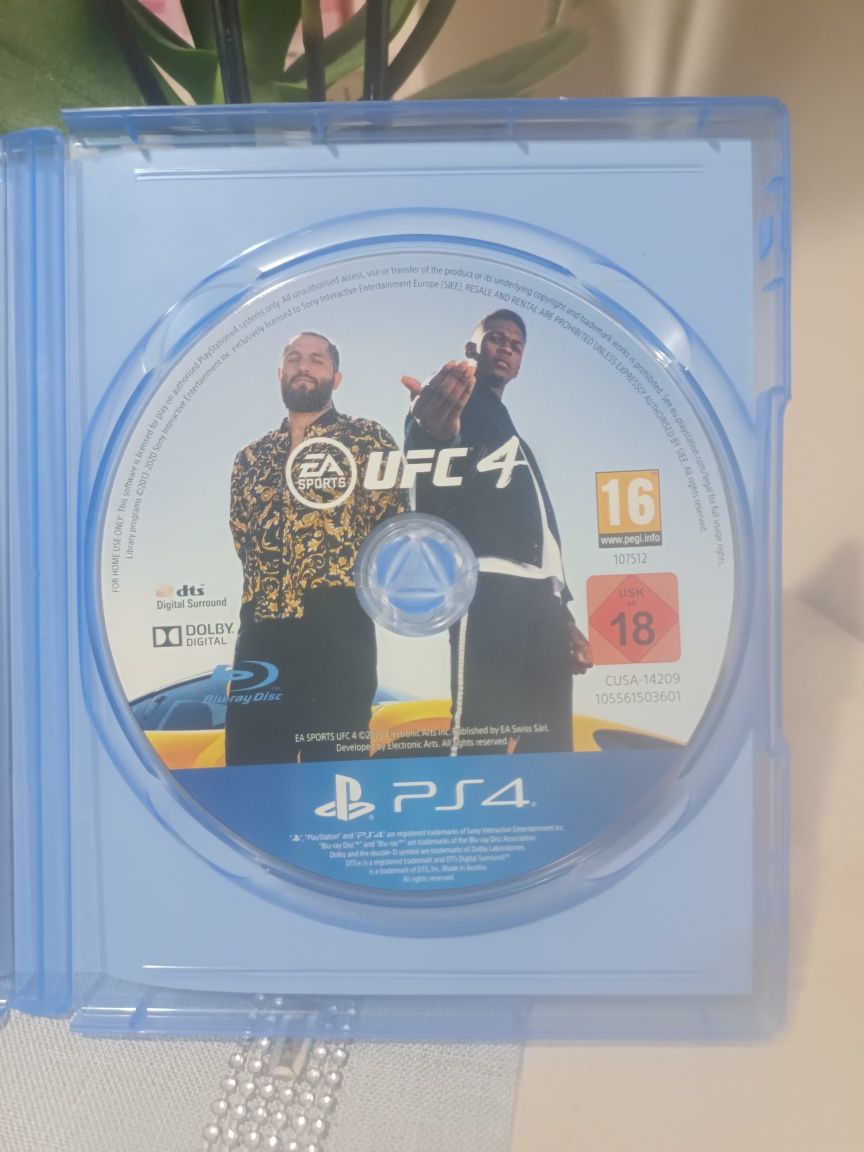 Sprzedam UFC 4 na ps 4