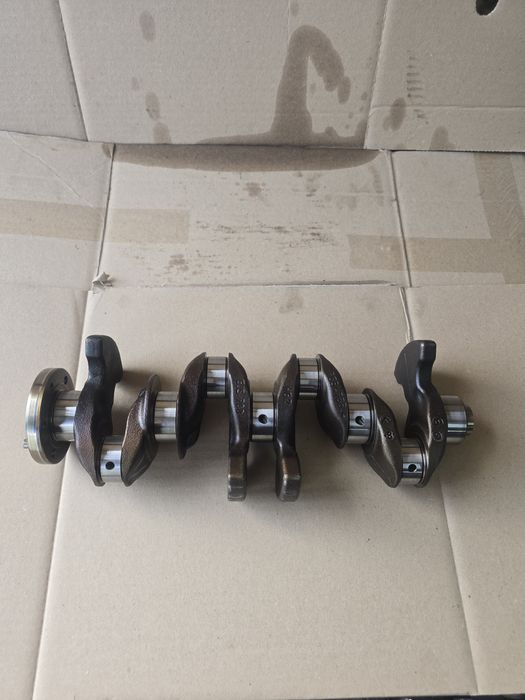 Коленвал Peugeot 207 308 3008 1.4 .1.6 vti  7534733