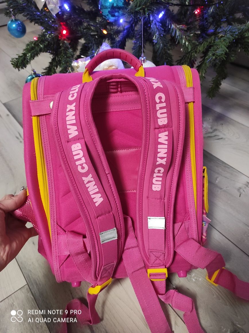Шкільний рюкзак каркасний для дівчинки Winx