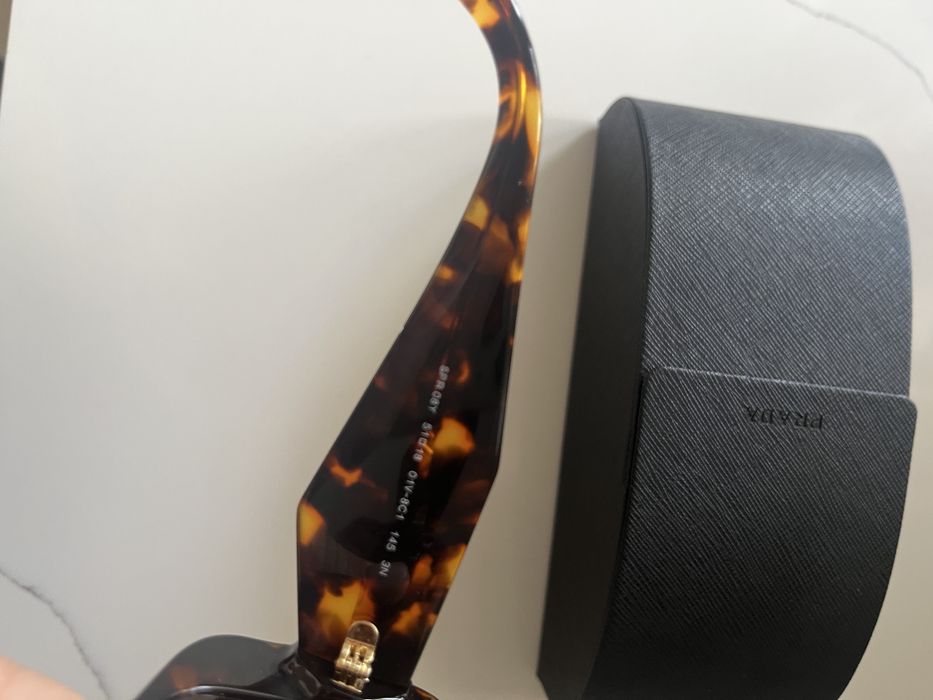 Oculos de sol Prada Modelo SPR08Y