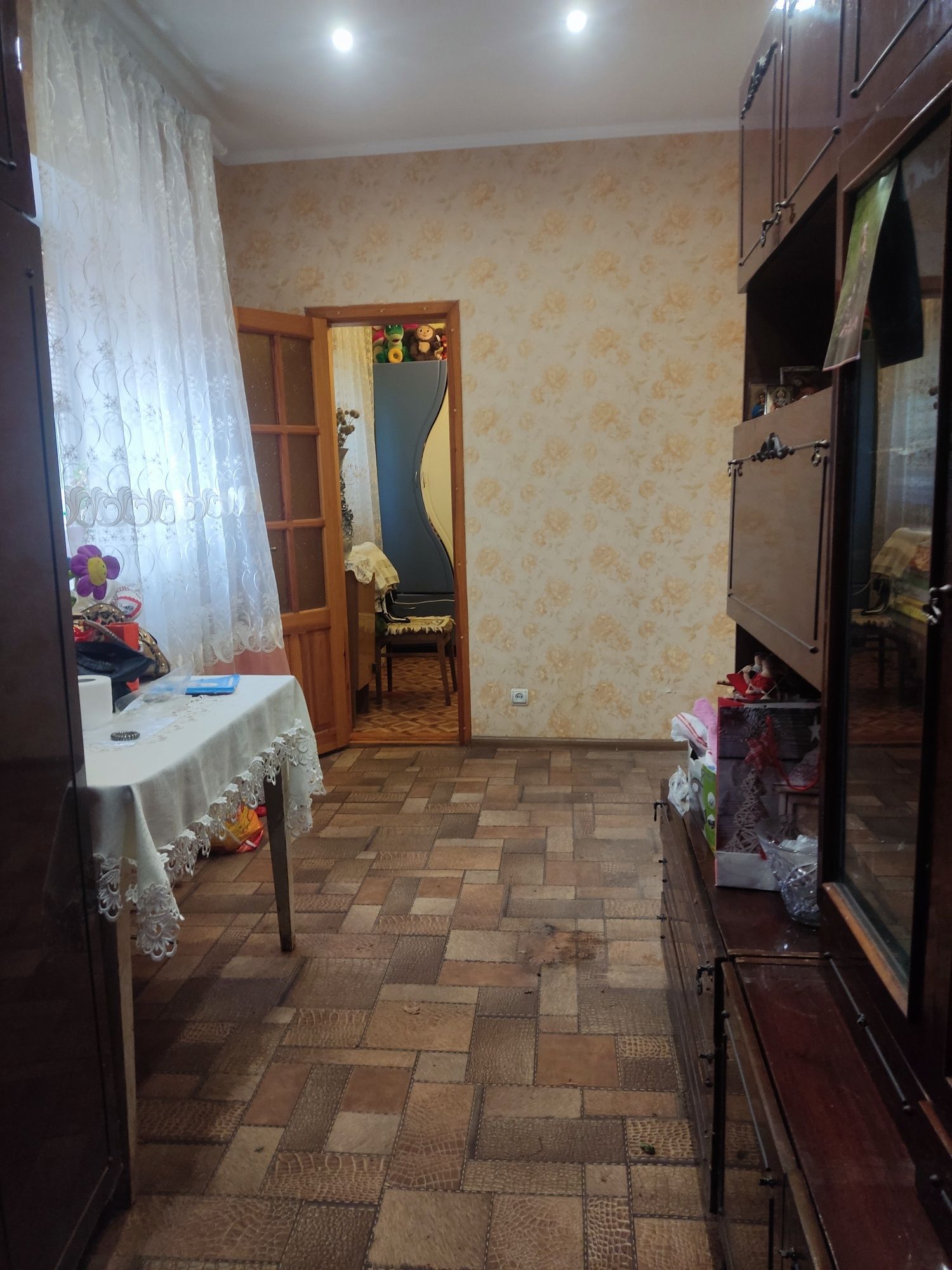 Продам будинок квартирного типу пошти у центрі Чугуїва