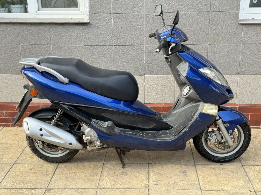 Максіскутер Kymco 150 водянка