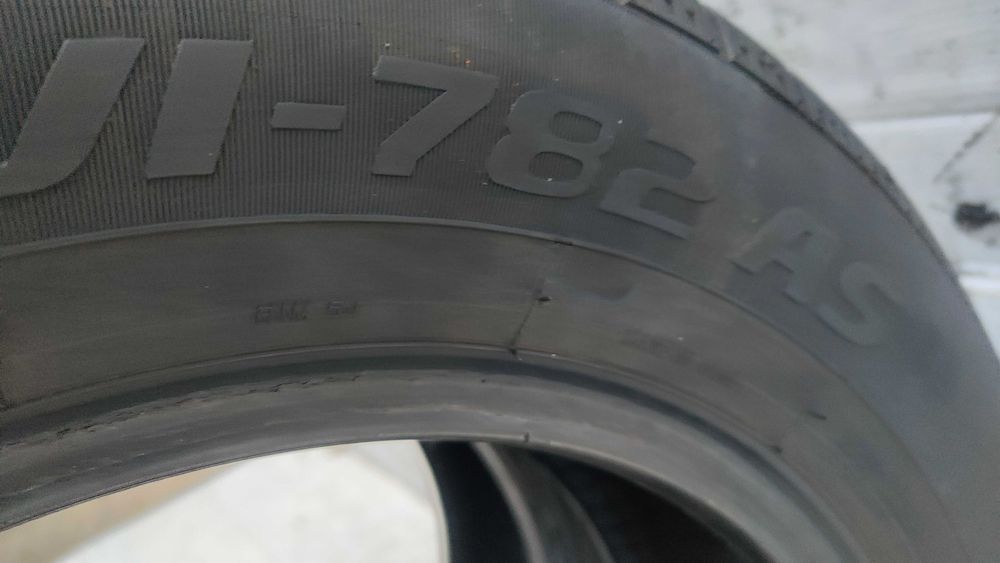 Opony Całoroczne 175/65/15 Ovation 2szt 7mm