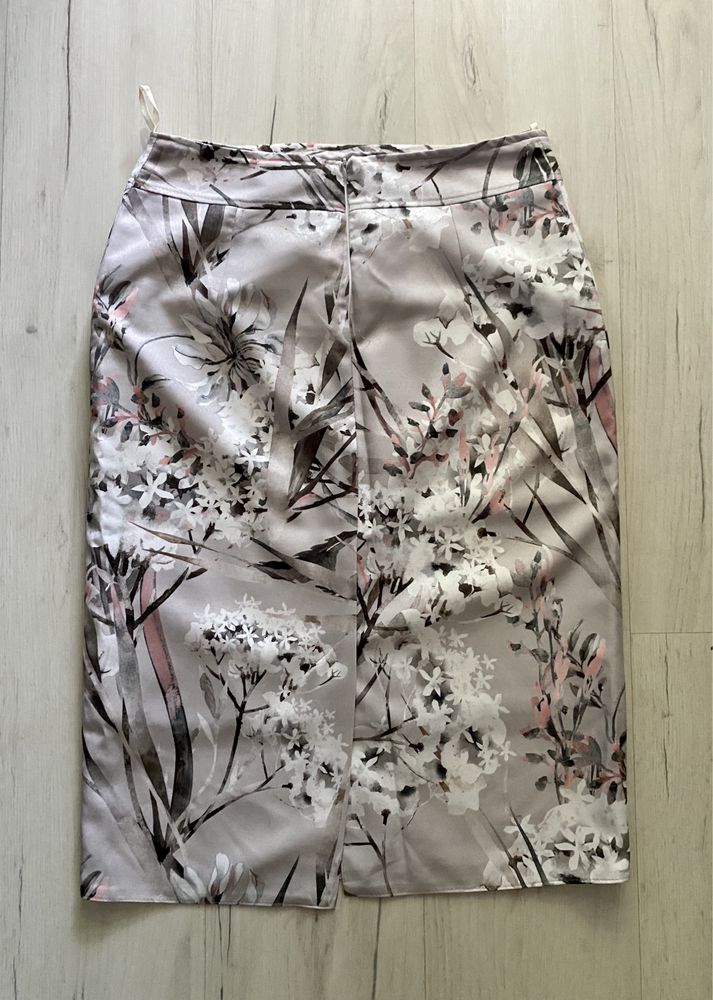 Spódnica damska ołówkowa w kwiaty szaro różowa L 40