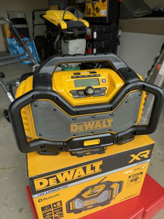 Radio Dewalt DCR027