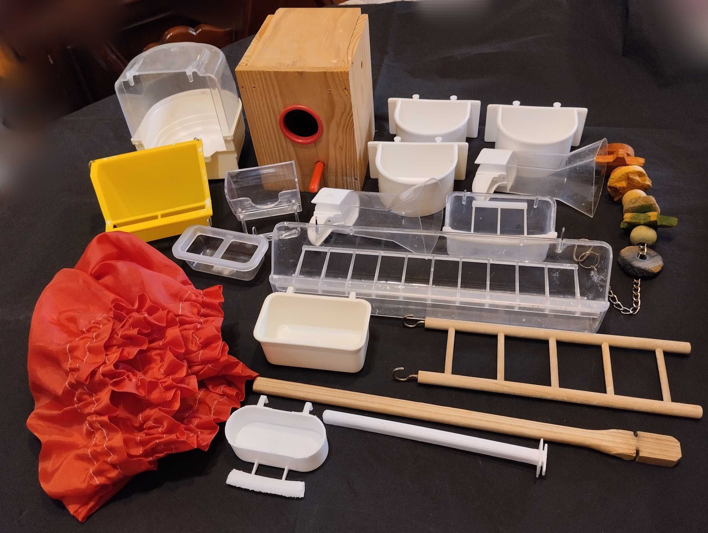 Acessórios usados para aves