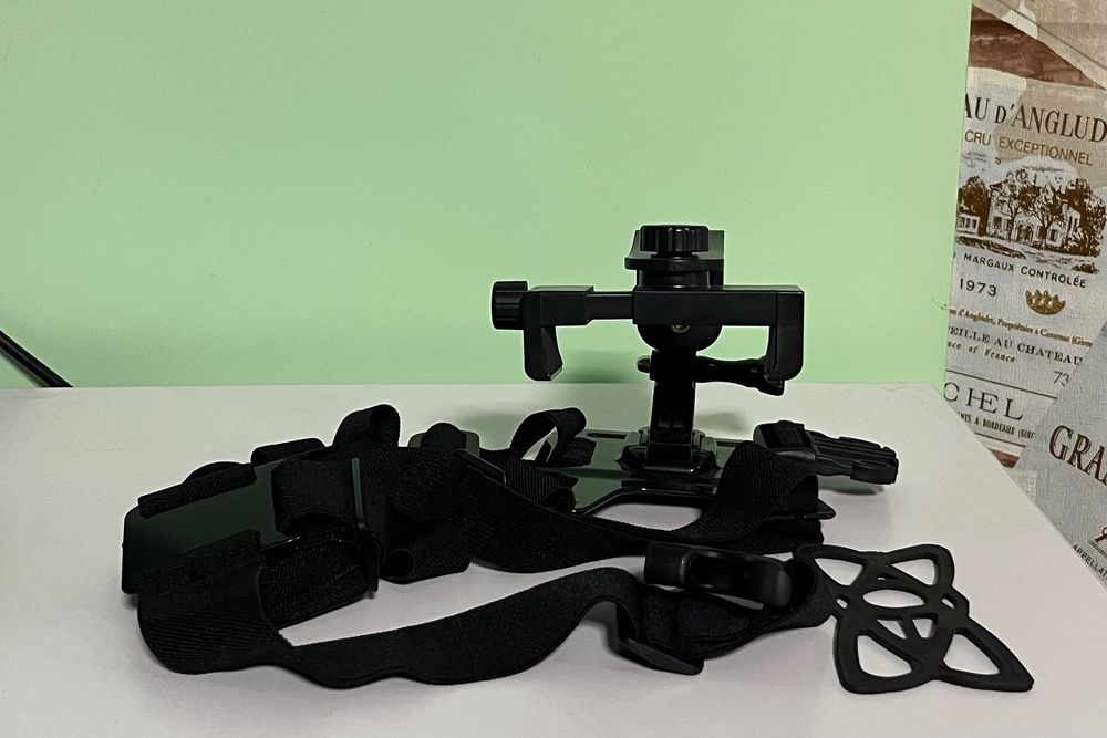 Кріплення на груди для екшн камер та смартфонів