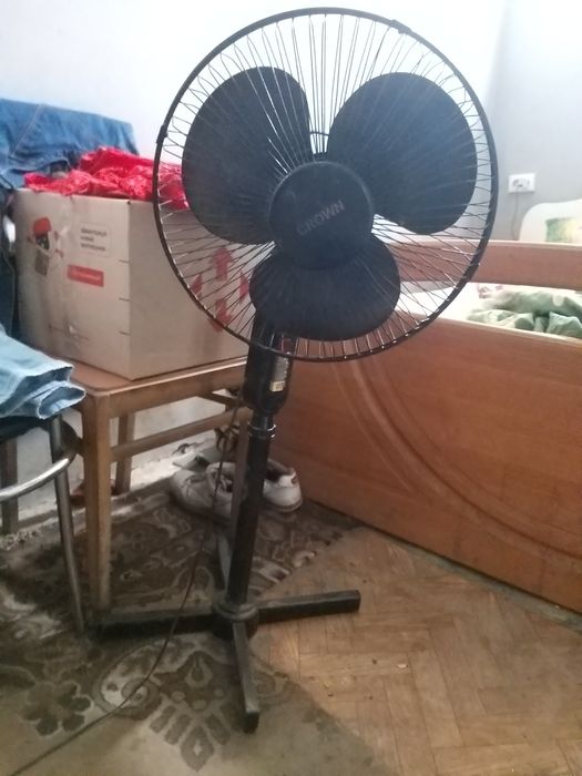 Вентилятор напольный на 3 скорости ножки в комплекте