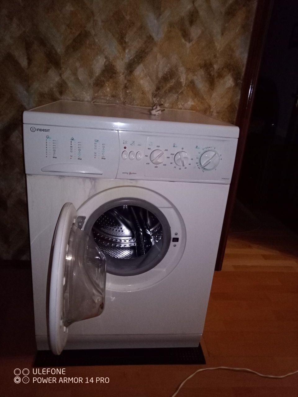 Стиралка автомат INDESIT